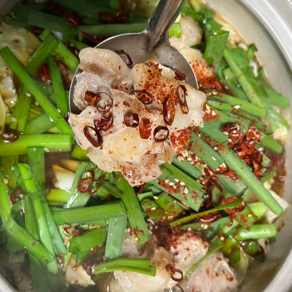 ぷりぷり牛ホルモンのもつ鍋