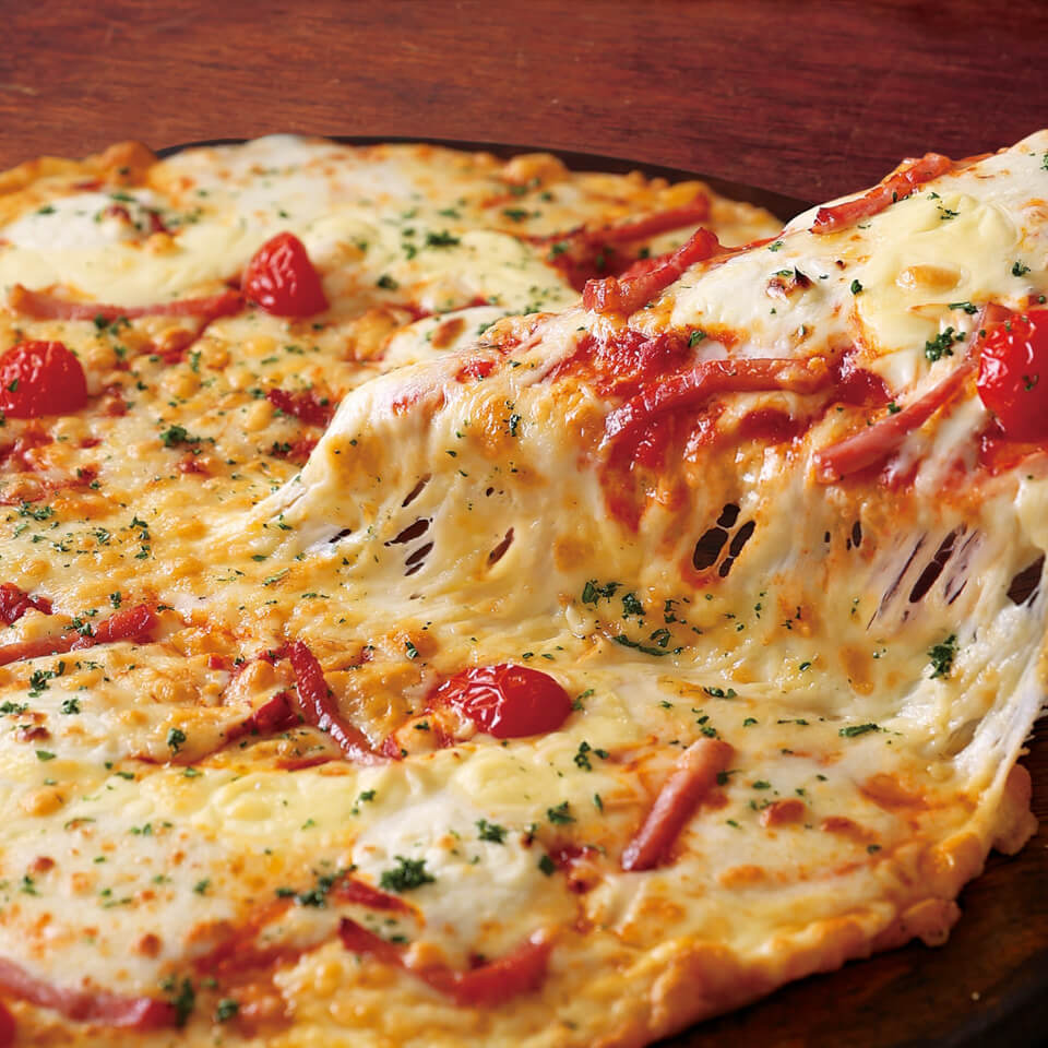 5種のチーズのピザ