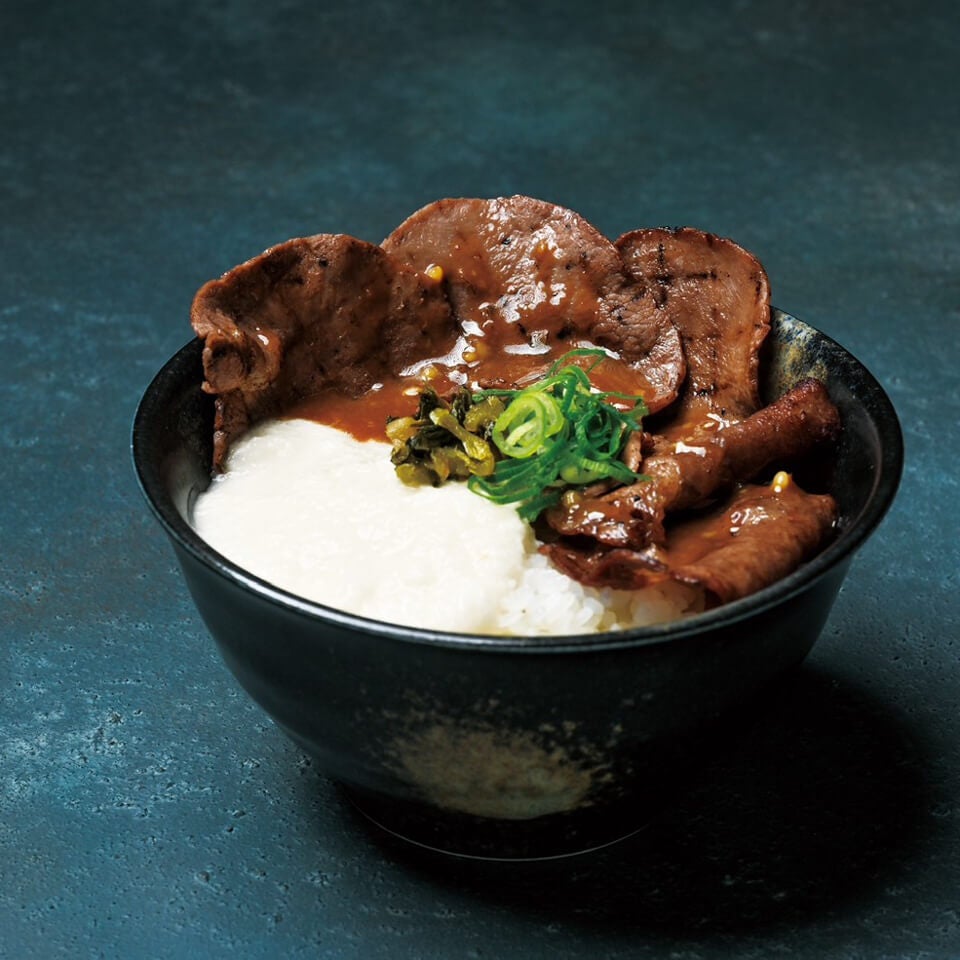 麦味噌とろろ牛タン丼