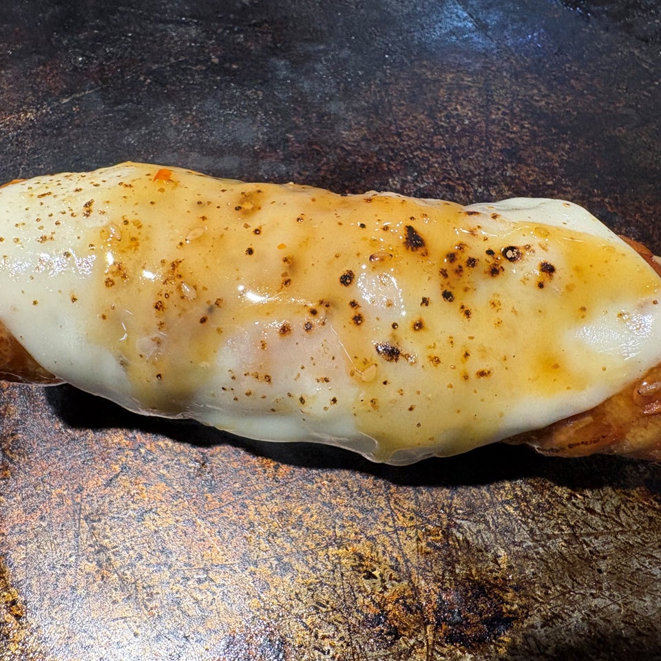 背徳の炙りチーズ肉巻きおにぎり串